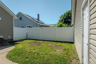 156 Fairview Ave, Bayport, NY 11705 - Photo 16