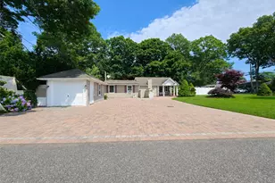 241 Terry Blvd, Holbrook, NY 11741 - Photo 2