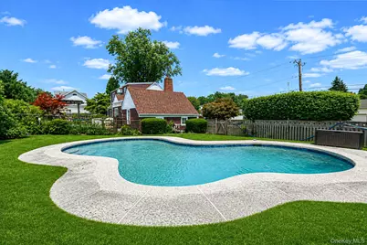 112 Lawrence Avenue, Smithtown, NY 11787 - Photo 30
