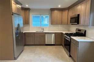 32 Marwood Rd S, Port Washington, NY 11050 - Photo 2