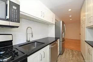 1 Maple Dr, Great Neck, NY 11021 - Photo 4