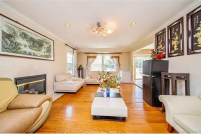 66 Maple Street #A, Roslyn Heights, NY 11577 - Photo 6