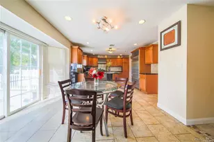 66 Maple St, Roslyn Heights, NY 11577 - Photo 10