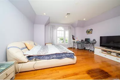 66 Maple Street #A, Roslyn Heights, NY 11577 - Photo 14