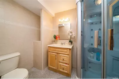 66 Maple Street #A, Roslyn Heights, NY 11577 - Photo 20