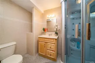 66 Maple St, Roslyn Heights, NY 11577 - Photo 20