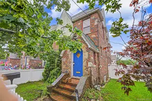 9327 244th St, Floral Park, NY 11001 - Photo 2