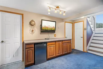 1296 Oak Avenue, West Islip, NY 11795 - Photo 18