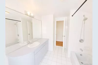 8018 217th, Hollis, NY 11427 - Photo 22