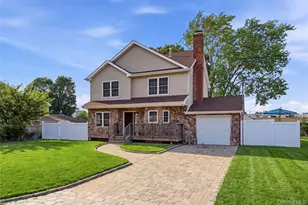 65 Peconic St, Selden, NY 11784 - Photo 2