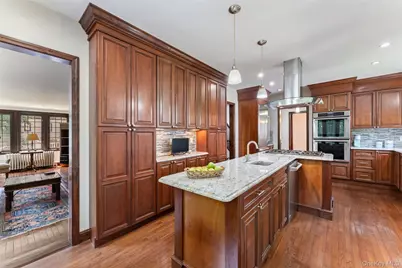 40 Parkview Drive, Bronxville, NY 10708 - Photo 10