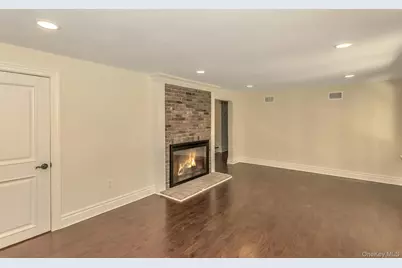 10 Laurel Cove Road, Oyster Bay, NY 11771 - Photo 24