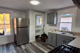 195 N Hamilton St, Poughkeepsie, NY 12601 - Photo 2