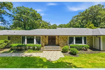 15 Tiber Road, Oyster Bay, NY 11791 - Photo 2