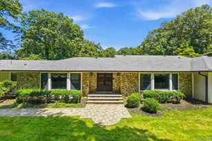 15 Tiber Rd, Oyster Bay, NY 11791 - Photo 2