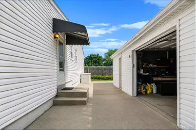 426 N 4th Street, Lindenhurst, NY 11757 - Photo 8