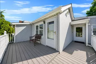 426 N 4th St, Lindenhurst, NY 11757 - Photo 4