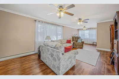 426 N 4th Street, Lindenhurst, NY 11757 - Photo 18