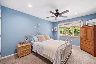 17 Mohawk Pl, Massapequa, NY 11758 - Photo 18