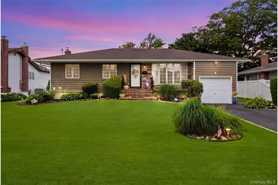 17 Mohawk Place, Massapequa, NY 11758 - Photo 2