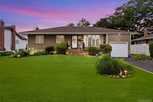 17 Mohawk Pl, Massapequa, NY 11758 - Photo 2