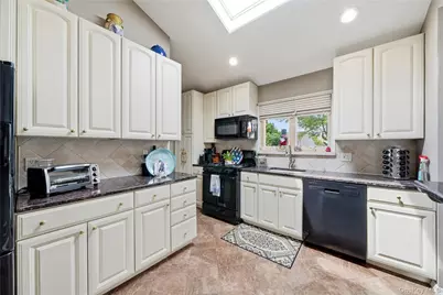 17 Mohawk Place, Massapequa, NY 11758 - Photo 14