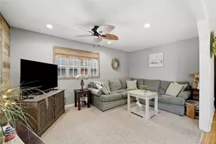 17 Mohawk Pl, Massapequa, NY 11758 - Photo 12