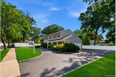 3 King Avenue, Melville, NY 11747 - Photo 2