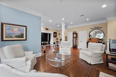 23 Country View Lane, East Islip, NY 11730 - Photo 4