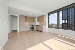 3 Ct Square, Long Island City, NY 11101 - Photo 2