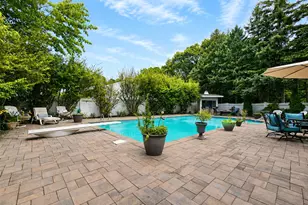4 Royal Oak Ct, Holbrook, NY 11741 - Photo 4
