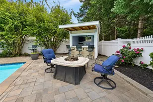 4 Royal Oak Ct, Holbrook, NY 11741 - Photo 34