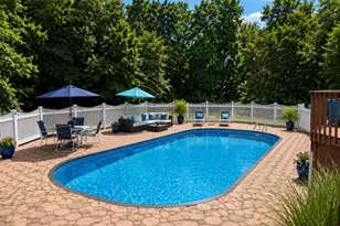 8 Penn Dr, Dix Hills, NY 11746 - Photo 32