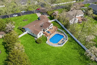 8 Penn Drive, Dix Hills, NY 11746 - Photo 28