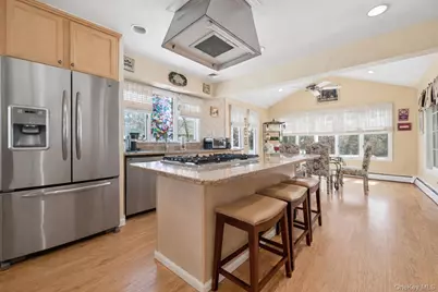 8 Penn Drive, Dix Hills, NY 11746 - Photo 6