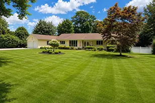 8 Penn Dr, Dix Hills, NY 11746 - Photo 30