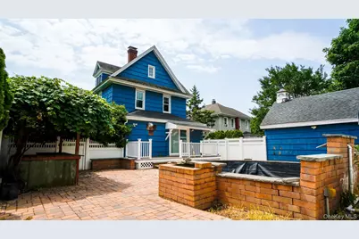14 Easton Street, Lindenhurst, NY 11757 - Photo 12