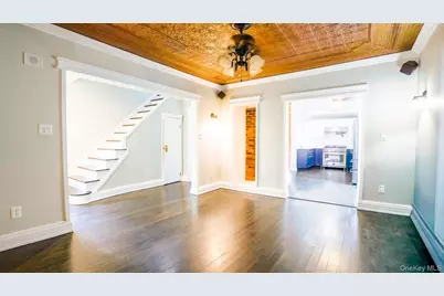 14 Easton Street, Lindenhurst, NY 11757 - Photo 2