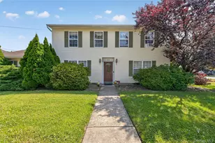 200 Saint Bridgets Ln, Westbury, NY 11590 - Photo 2