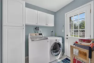 200 Saint Bridgets Ln, Westbury, NY 11590 - Photo 14