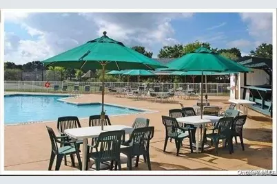35 Village Circle S, Manorville, NY 11949 - Photo 20