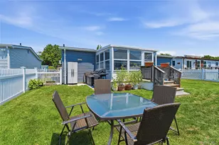 35 Village Cir S, Manorville, NY 11949 - Photo 18