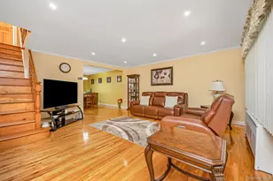 65-19 78th St, Middle Village, NY 11379 - Photo 4