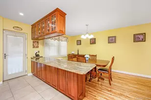 65-19 78th St, Middle Village, NY 11379 - Photo 12