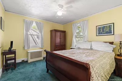 1072 Hunter Avenue, Pelham, NY 10803 - Photo 20