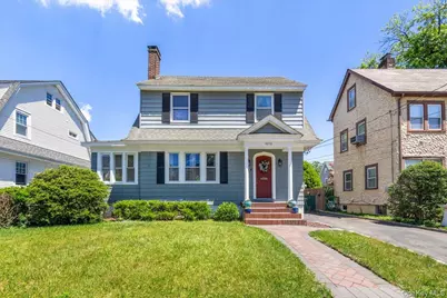 1072 Hunter Avenue, Pelham, NY 10803 - Photo 2