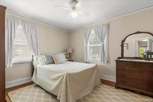 1072 Hunter Ave, Pelham, NY 10803 - Photo 18