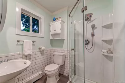 1022 Parkway Street, Riverhead, NY 11901 - Photo 16