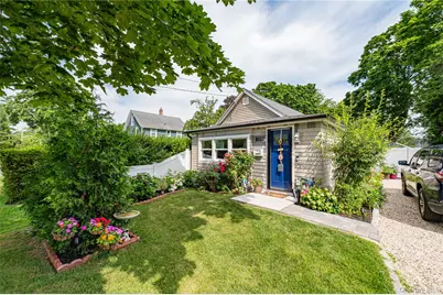1022 Parkway Street, Riverhead, NY 11901 - Photo 4