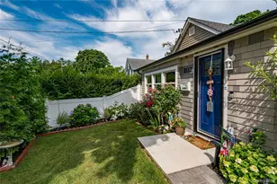 1022 Parkway St, Riverhead, NY 11901 - Photo 6